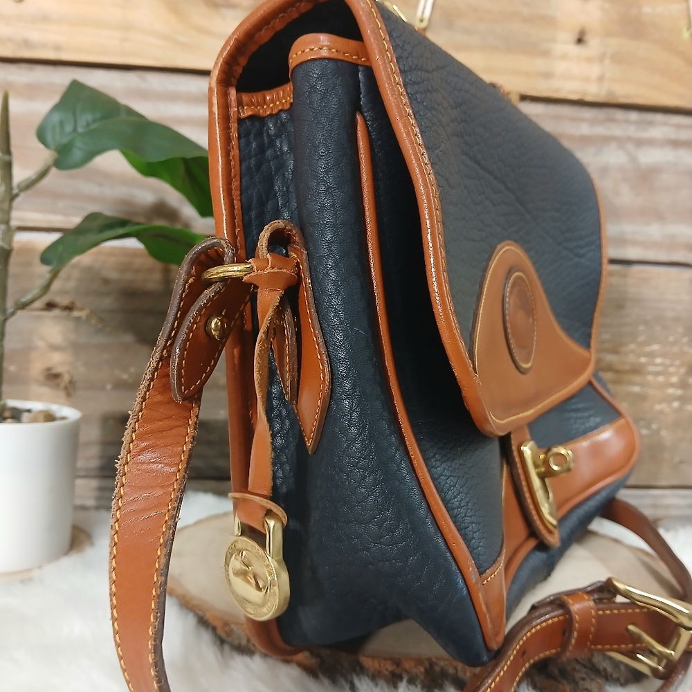 Vintage Dooney & Bourke Messenger Bag - Picture 4 of 10